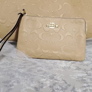 Corner Zip Wristlet In Signature Leather